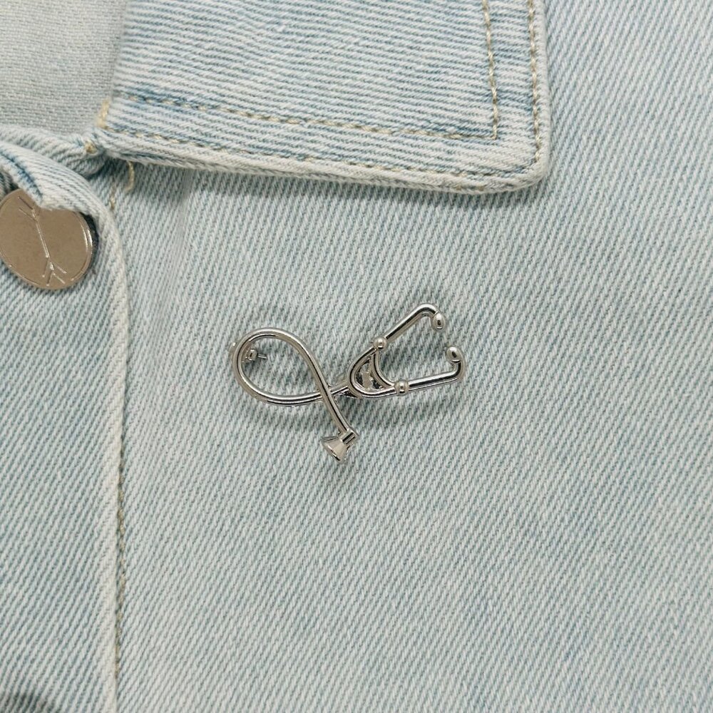 ✨Stethoscope Metal Lapel Pin Brooch For Medical Professionals Students Silver✨
